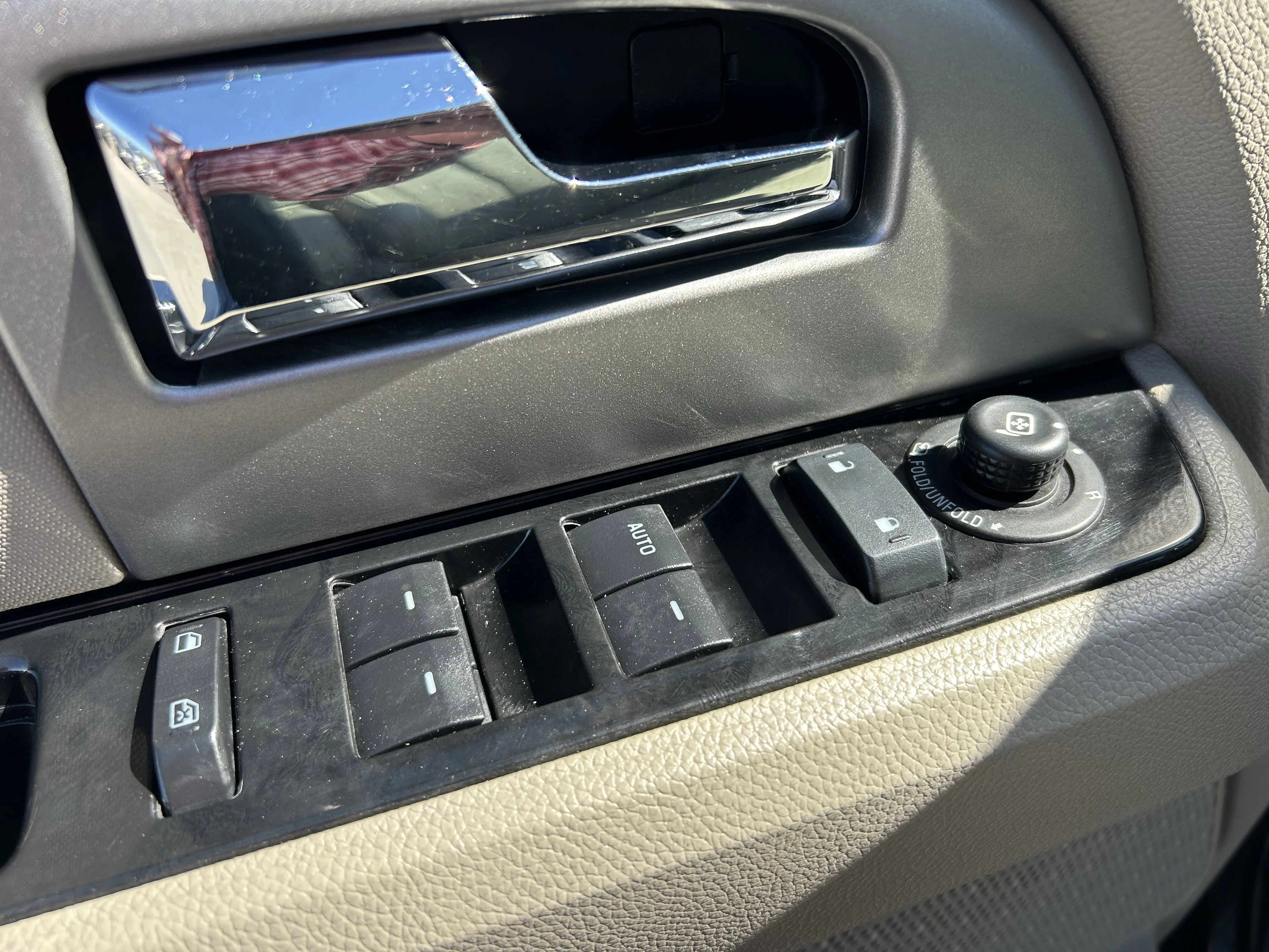 Used 2013 Red Ford Limited image 19