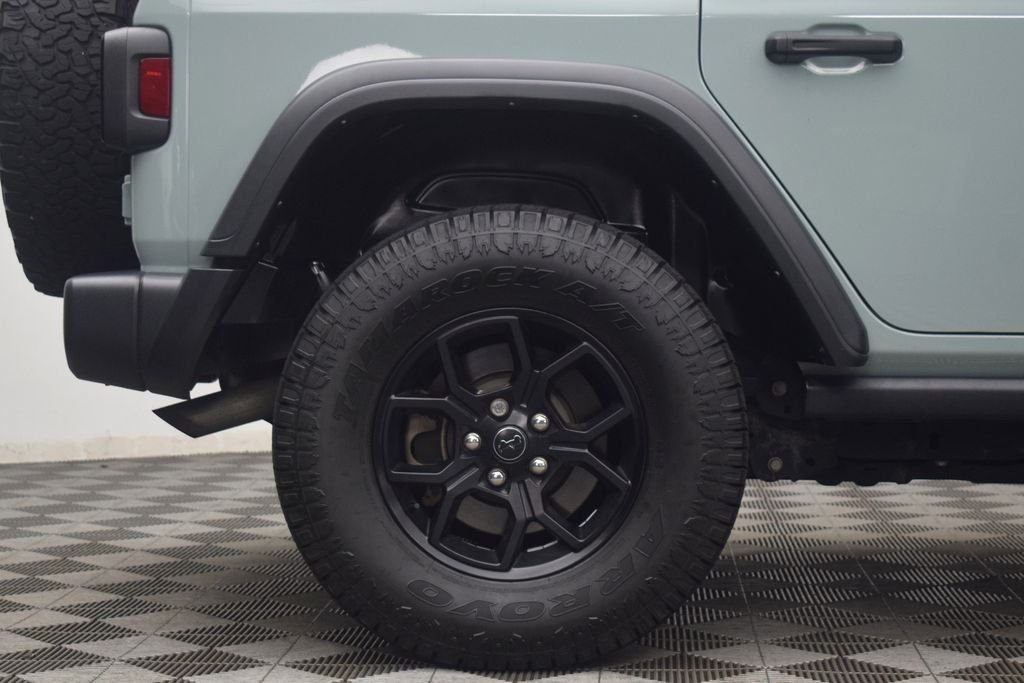 Used 2024 Earl Clearcoat Jeep Sport image 33