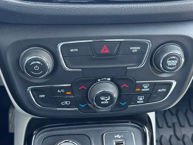 Certified Used 2019 Blue Jeep Limited image 35