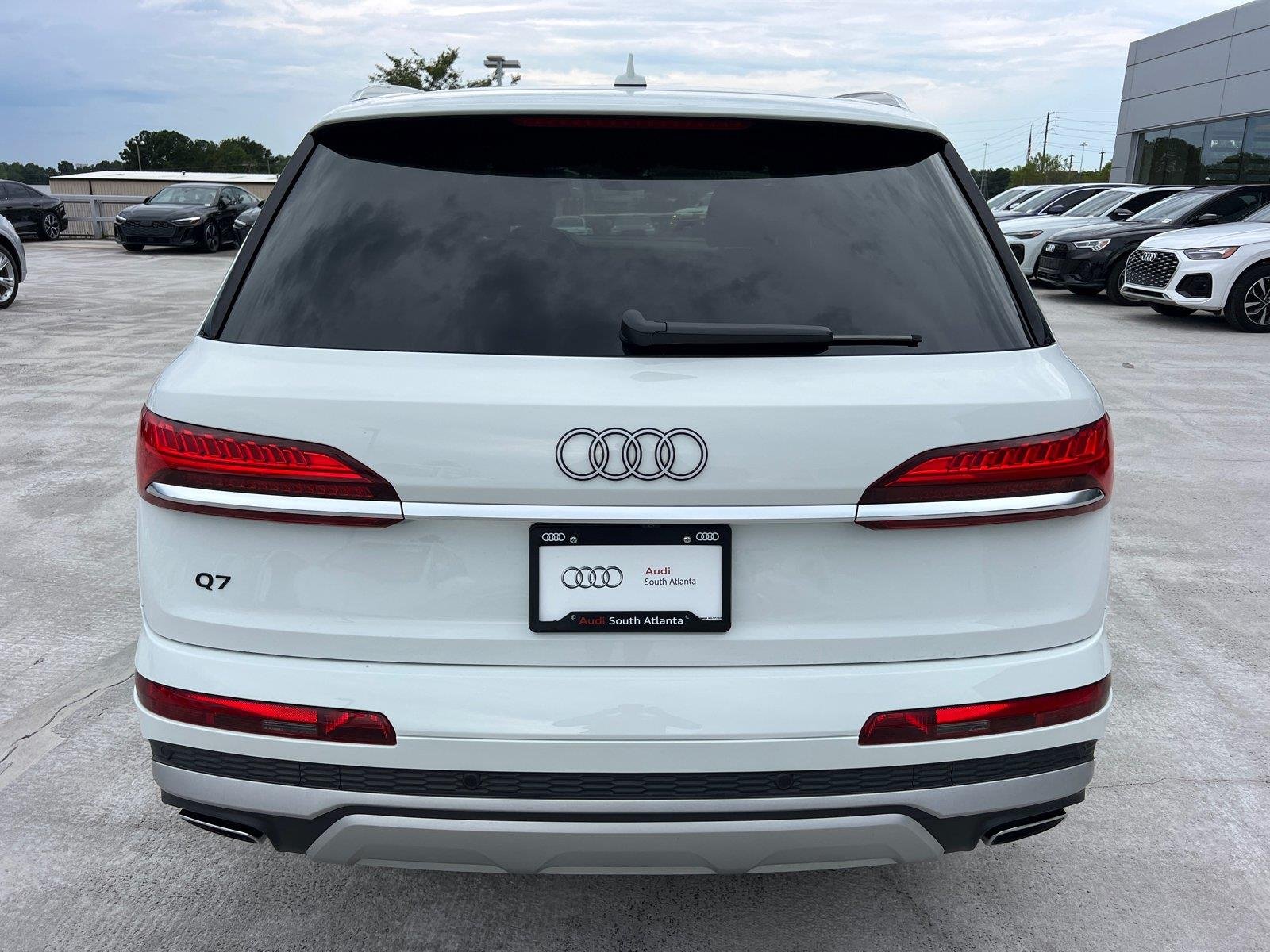 Used 2025 Carrara White Audi Premium image 6