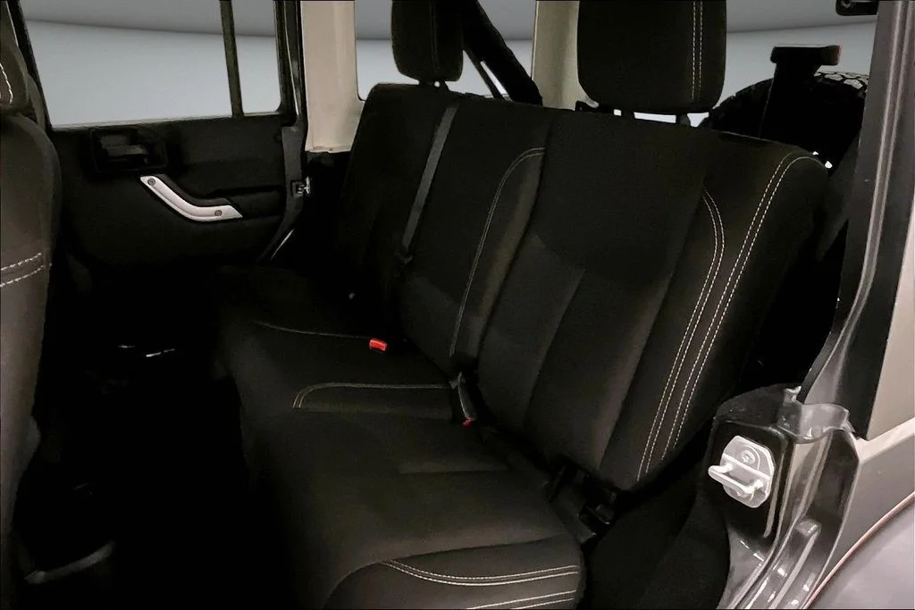 Used 2018 Gray Jeep Unlimited Rubicon image 22