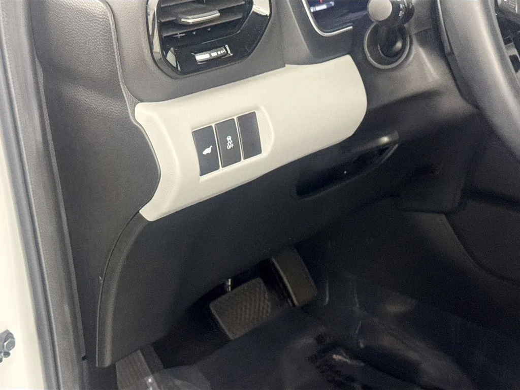 Used 2025  Honda EX-L image 10