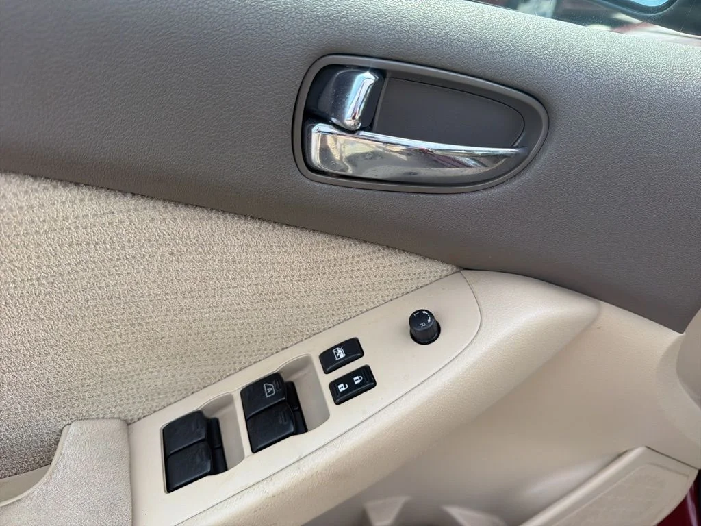 Used 2011 Red Nissan 2.5 S image 13