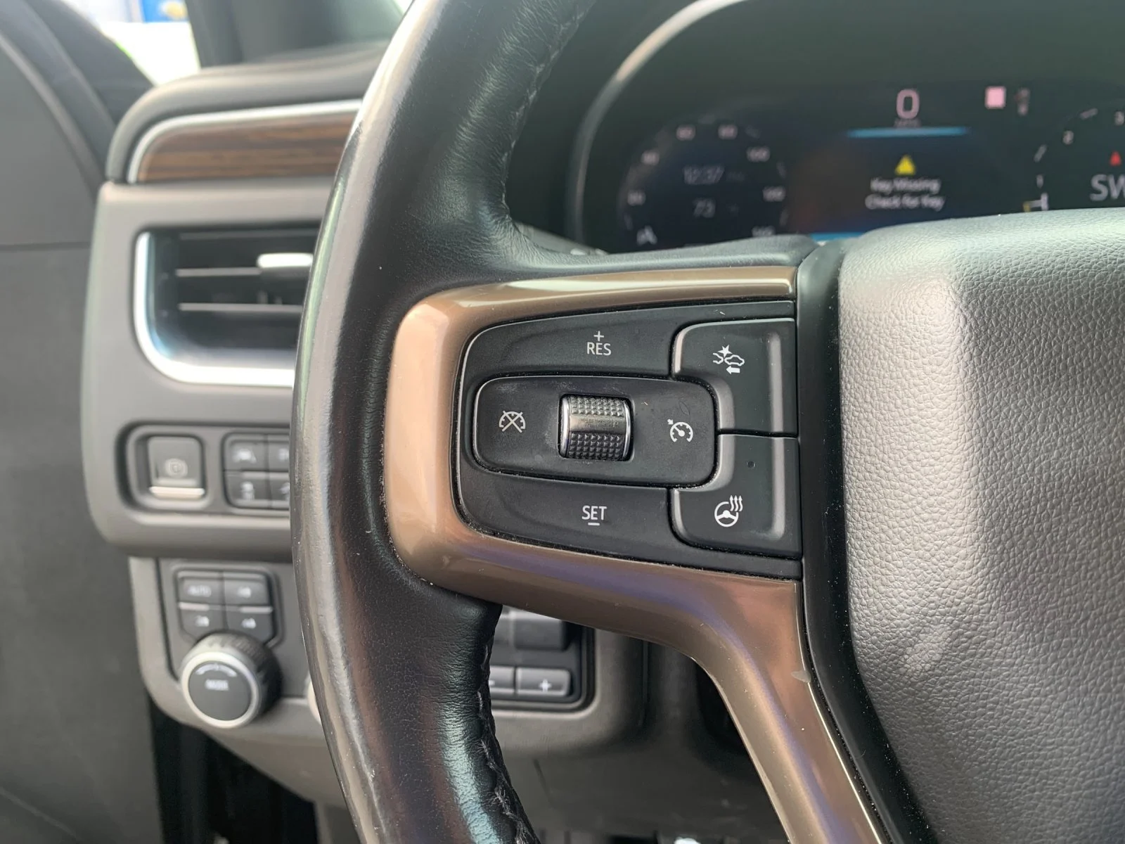Used 2022 BLACK Chevrolet High Country image 26