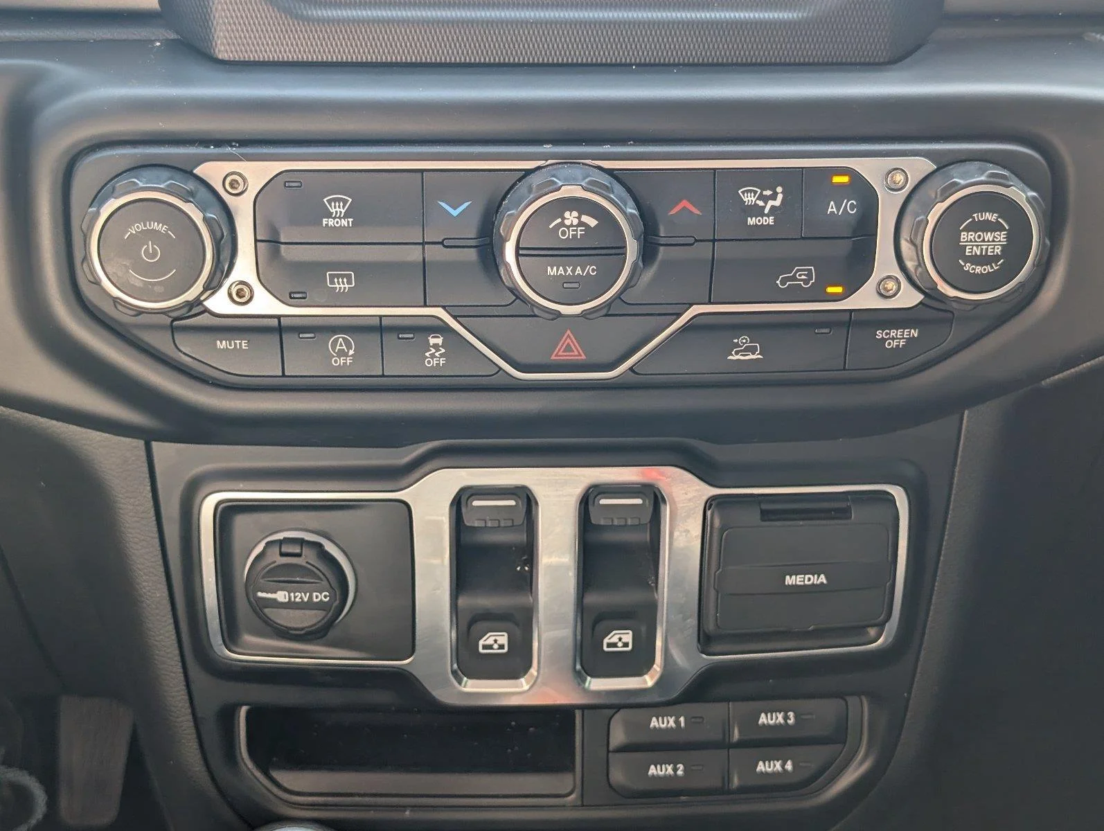Used 2023 Hydro Blue Pearlcoat Jeep Sport S image 24