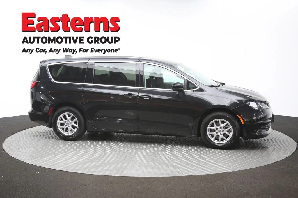 Used 2024 Black Chrysler LX image 47