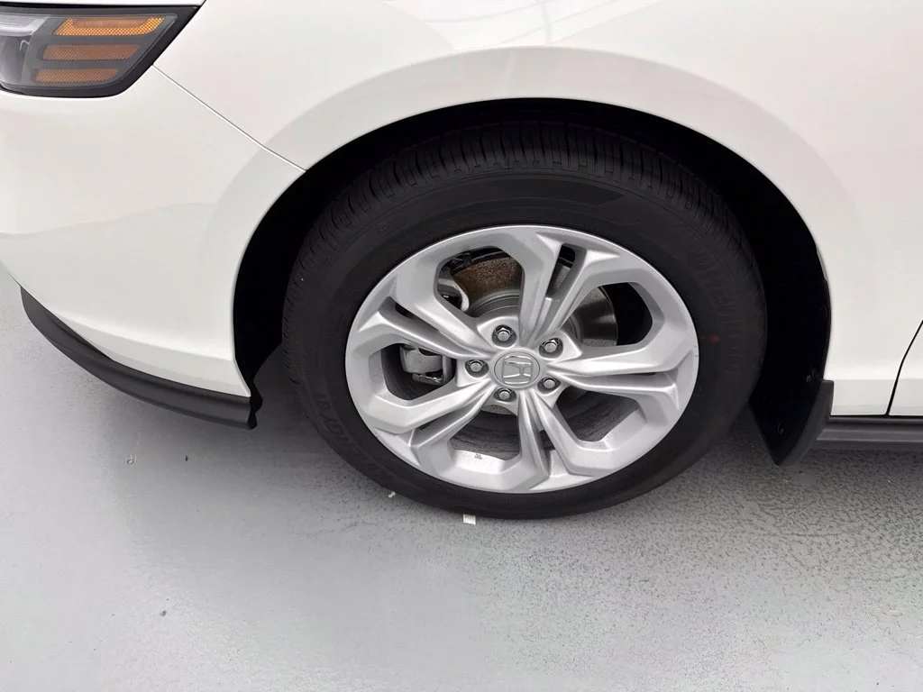 New 2026 Platinum White Pearl Honda LX image 4