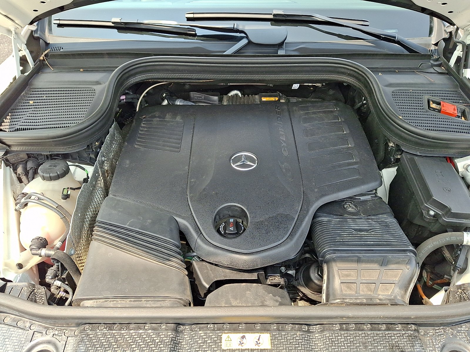 Used 2025 Black - 040 Mercedes-Benz 4MATIC® image 28