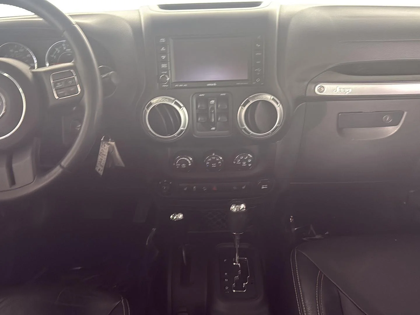 Used 2014  Jeep Sahara image 15