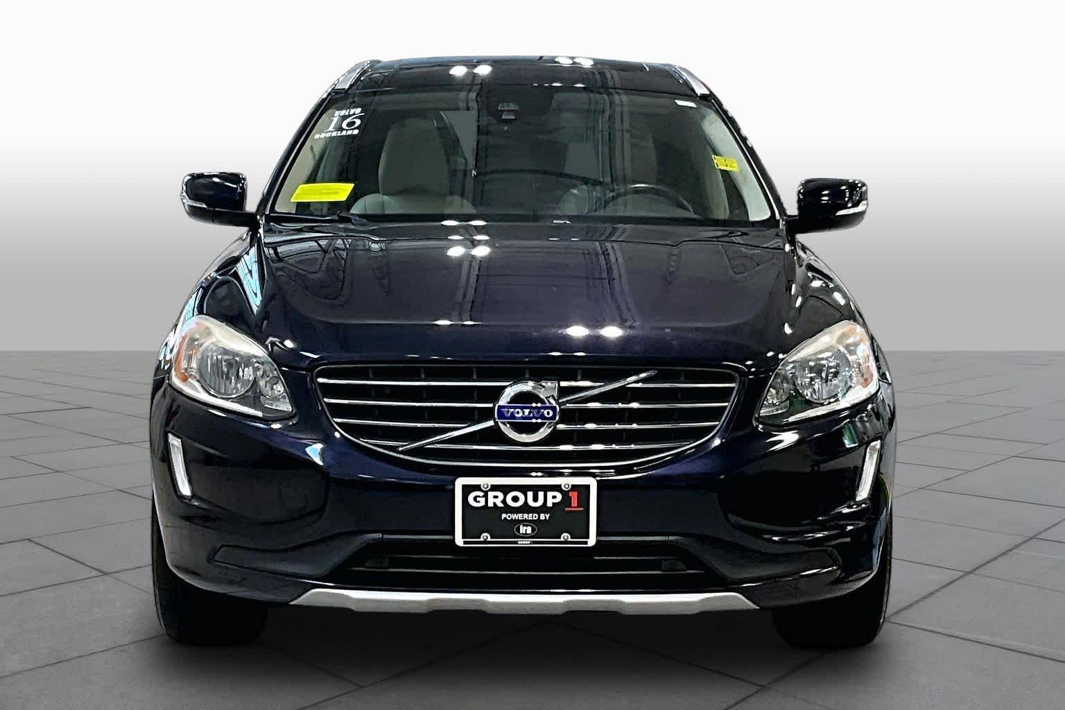 Used 2016 Magic Blue Metallic Volvo T6 Drive-E image 4