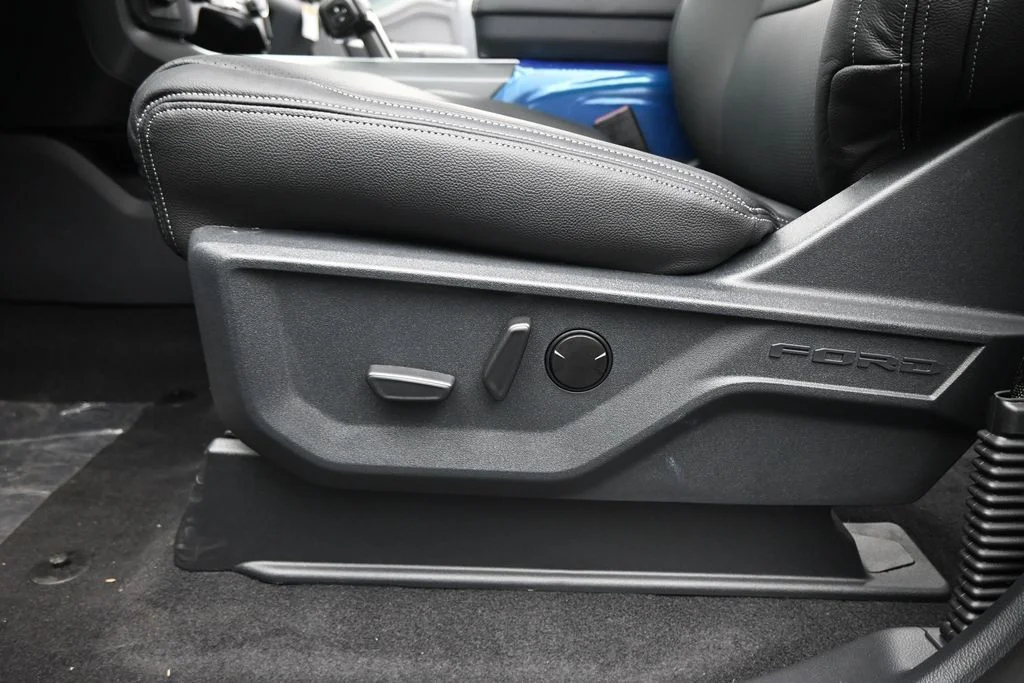 New 2026 Carbonized Gray Metallic Ford XLT image 10
