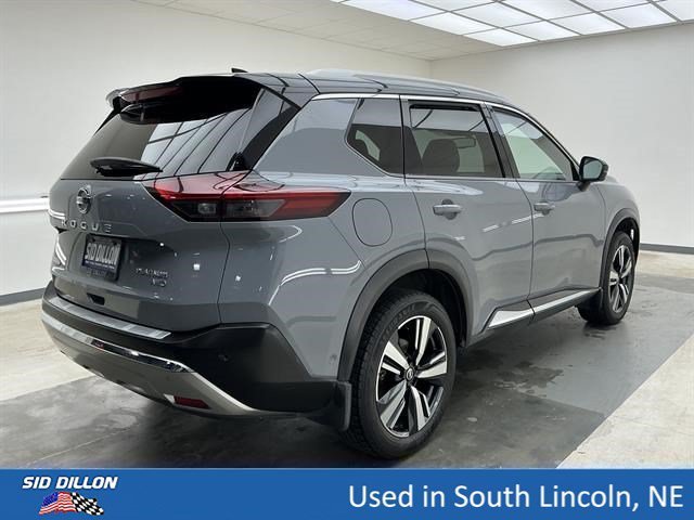 Used 2021 Boulder Gray Pearl/Super Black Nissan Platinum image 4