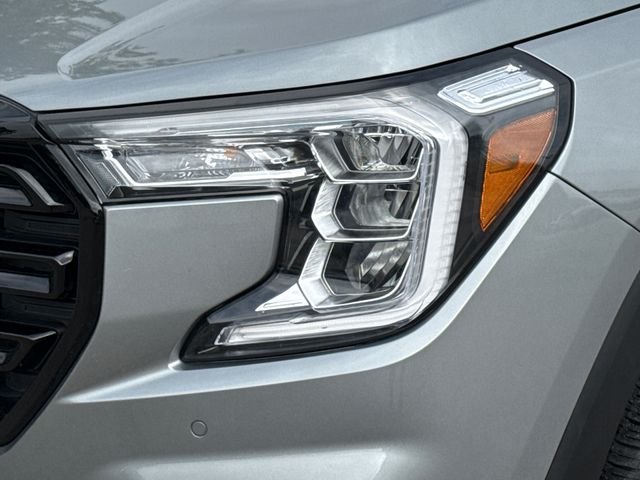 Used 2024 Silver GMC SLT image 4
