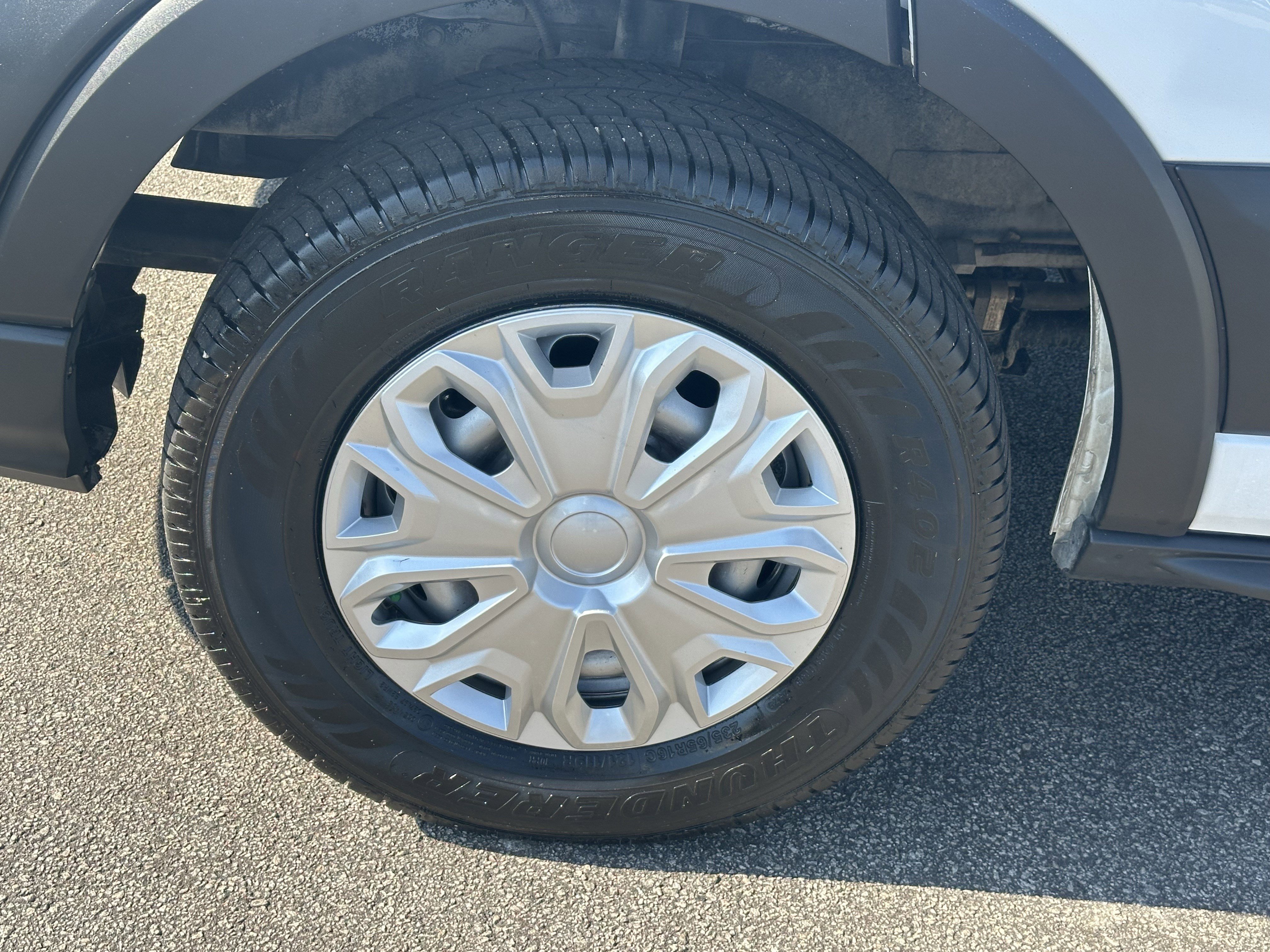 Used 2023 White Ford XL image 11