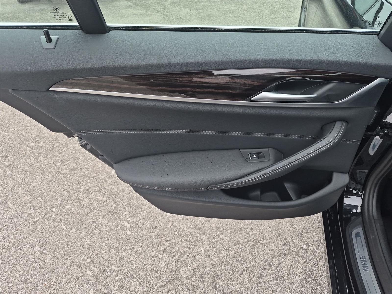 Used 2023 Black Sapphire Metallic BMW xDrive image 32