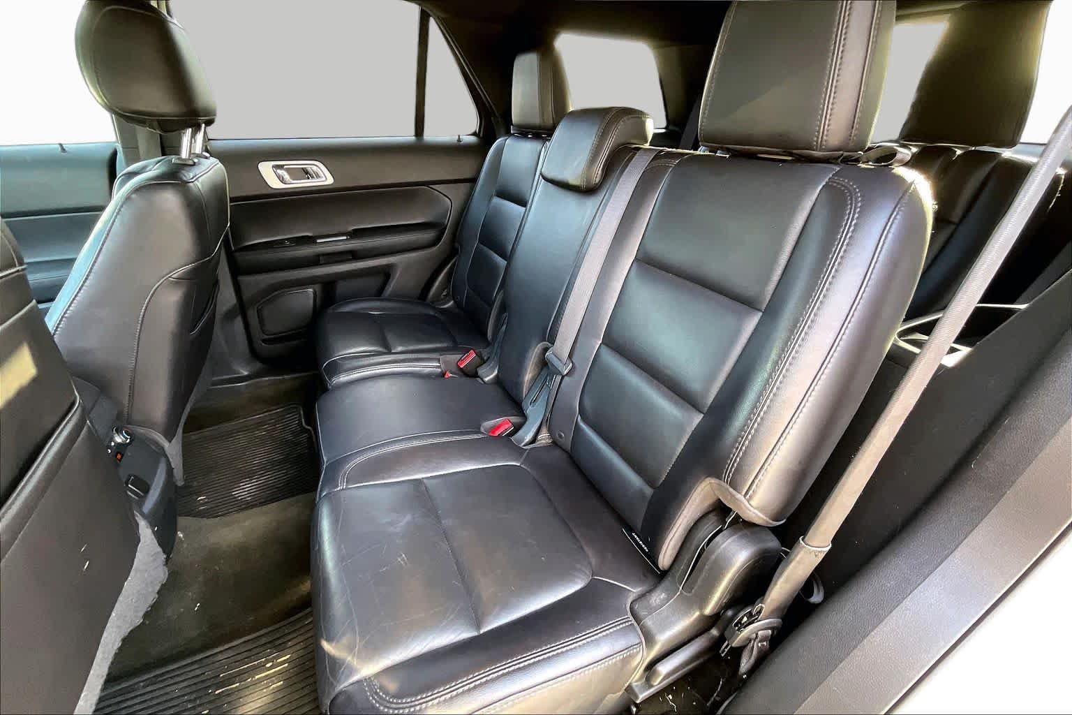 Used 2013 White Platinum Metallic Tri-coat Ford XLT image 18