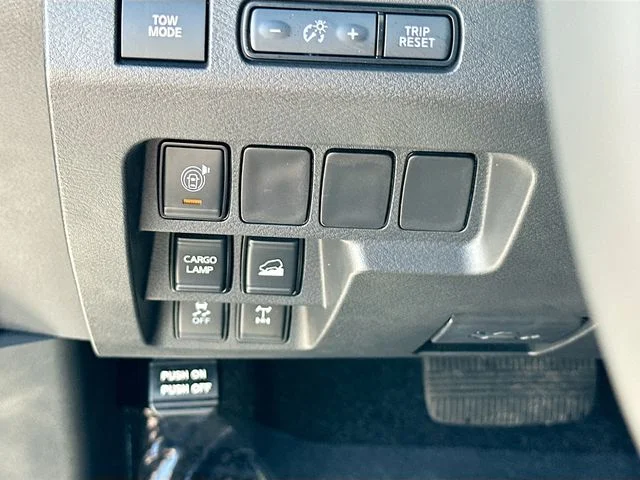 Used 2025 Glacier White Nissan PRO-4X image 10