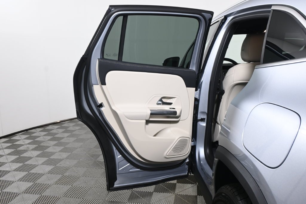 Used 2026 Cirrus Silver Metallic Mercedes-Benz GLA 250 image 29