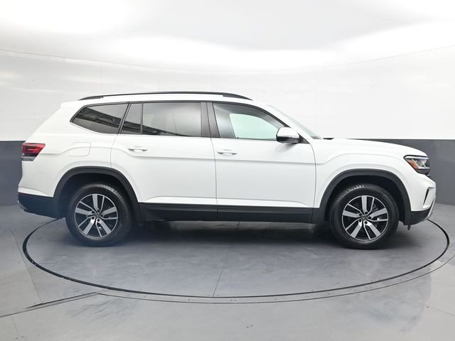 Used 2021  Volkswagen 2.0T SE image 3