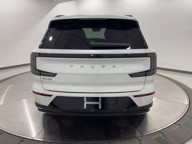 New 2026 Crystal White Volvo Ultra image 4