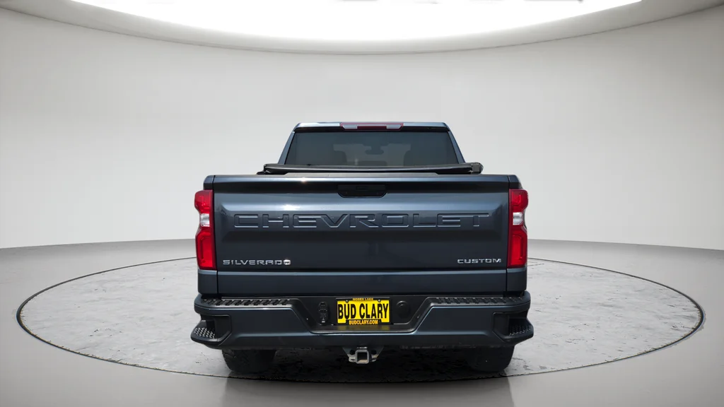 Used 2021 Gray Chevrolet Custom image 11