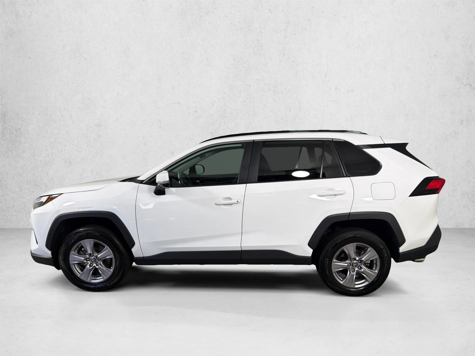 Used 2025 Ice Cap Toyota XLE image 6