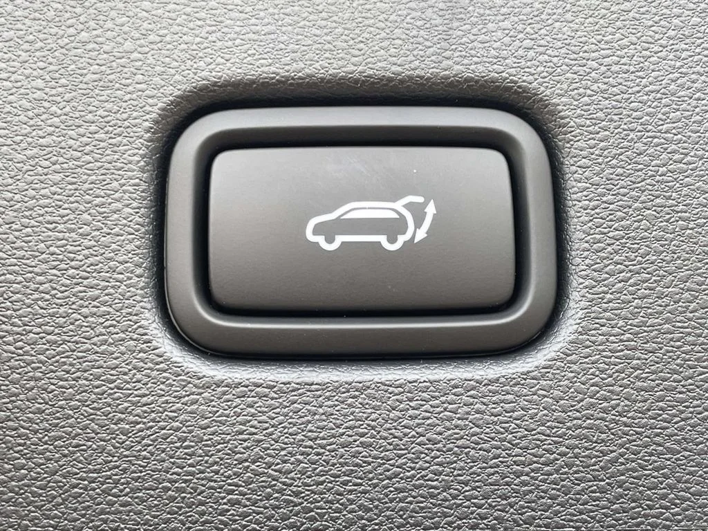 New 2026 White Hyundai SEL image 9