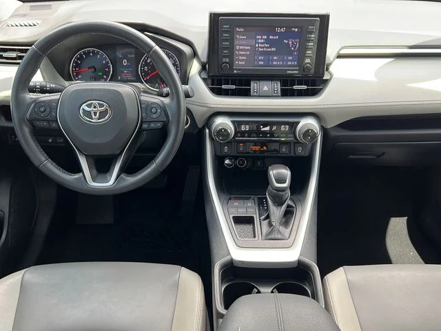 Used 2021 Gray Toyota XLE Premium image 11