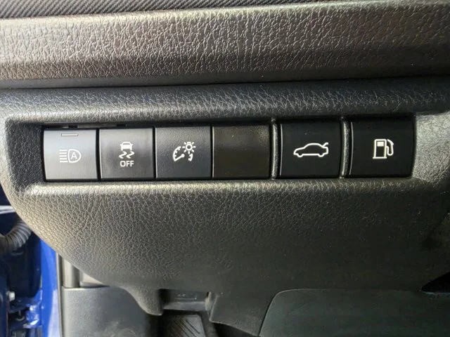 Used 2025  Toyota LE image 18