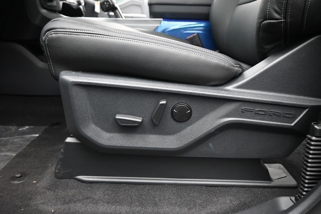 New 2026 Carbonized Gray Metallic Ford XLT image 10