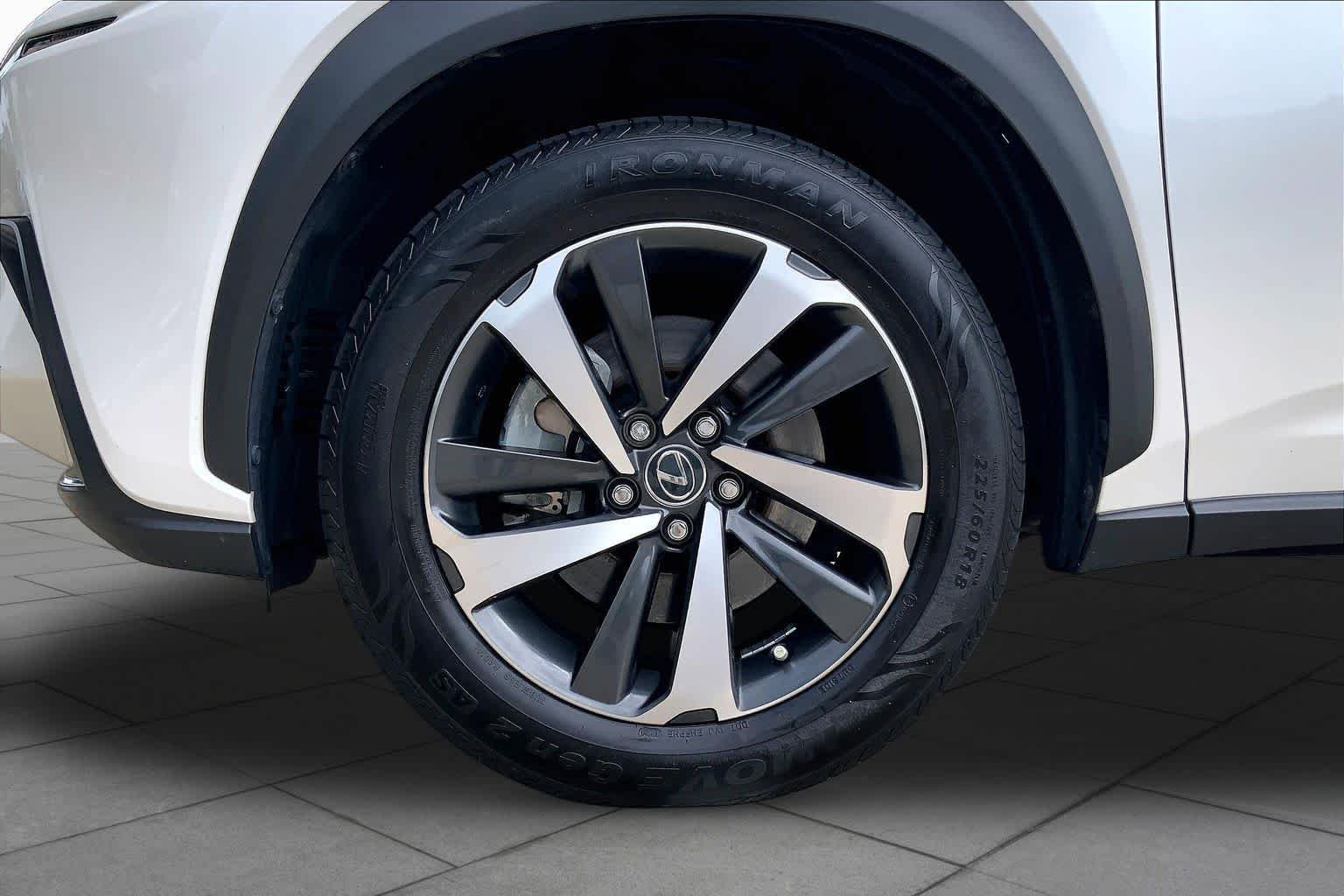 Used 2021 Eminent White Pearl Lexus  image 11