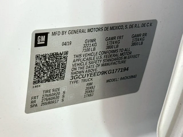 Used 2019 Beige Chevrolet RST image 31