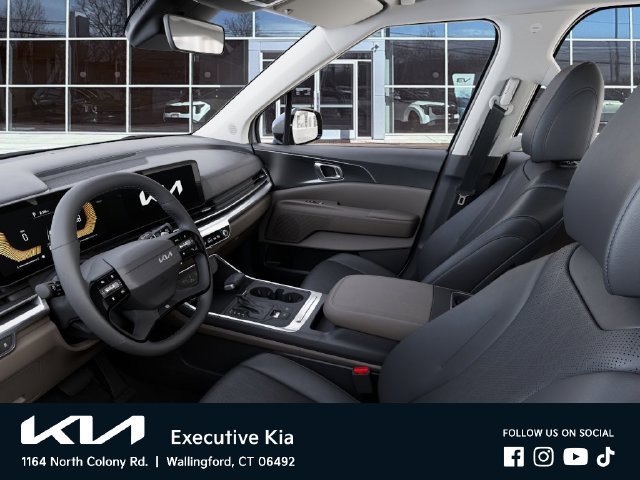 New 2027 White Kia LXS image 17