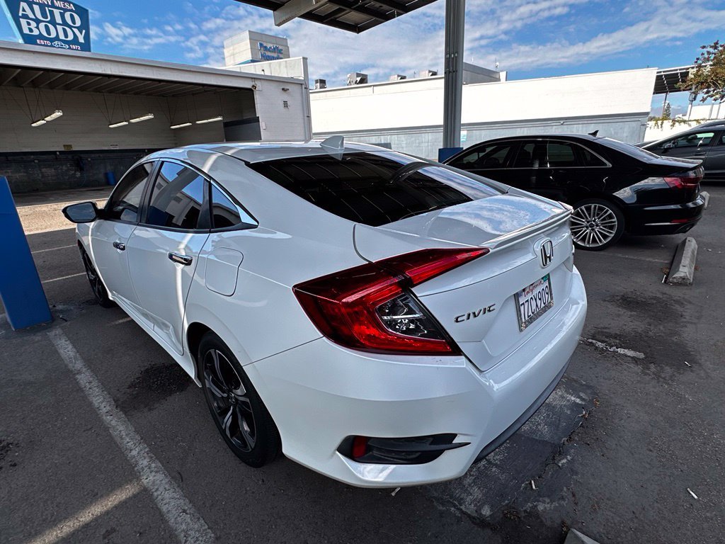 Used 2017 White Orchid Pearl Honda Touring image 24