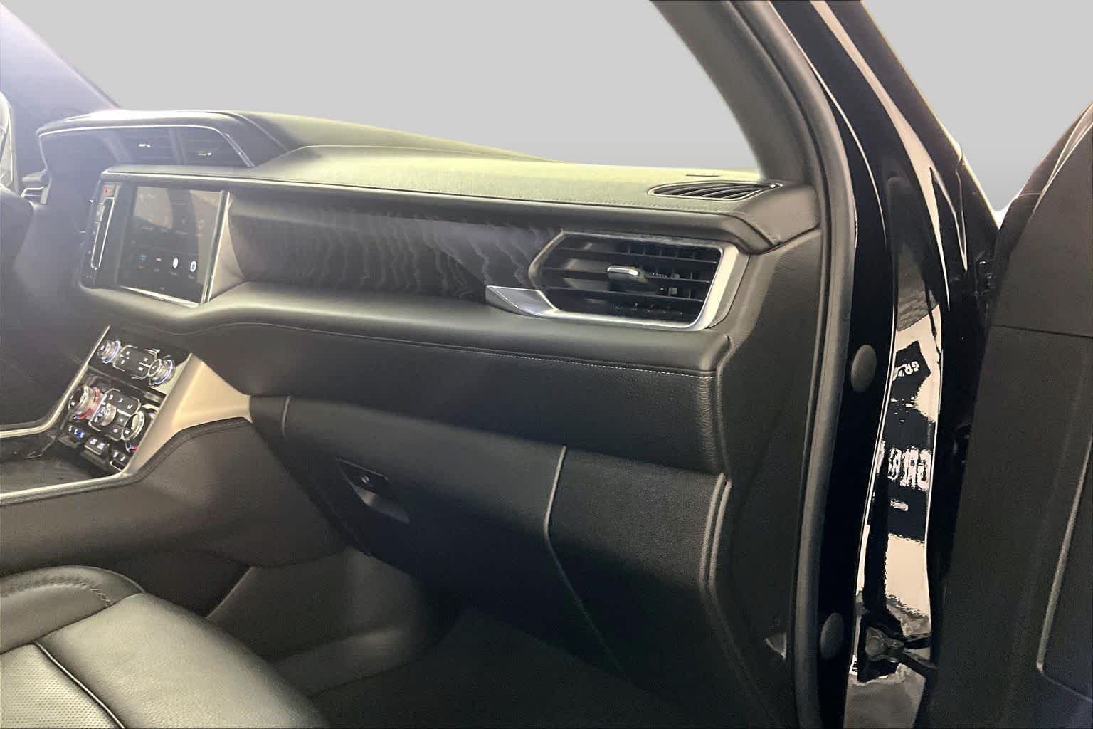Used 2022 ONYX BLACK GMC Denali image 17