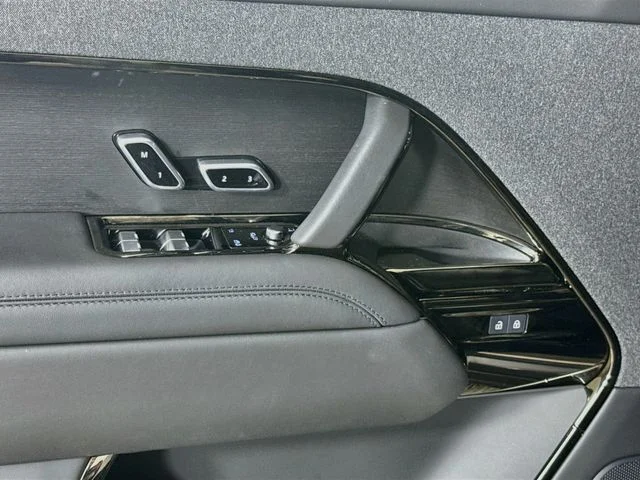 Certified Used 2024 Gray Land Rover Dynamic SE image 20