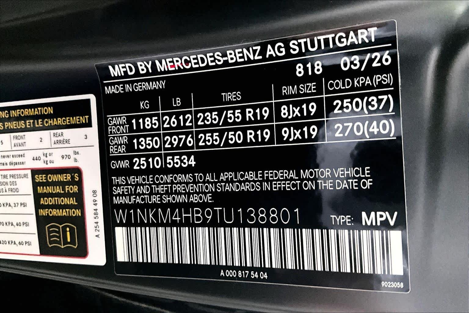 New 2026 MANUFAKTUR Graphite Grey Magno Mercedes-Benz GLC 300 image 13