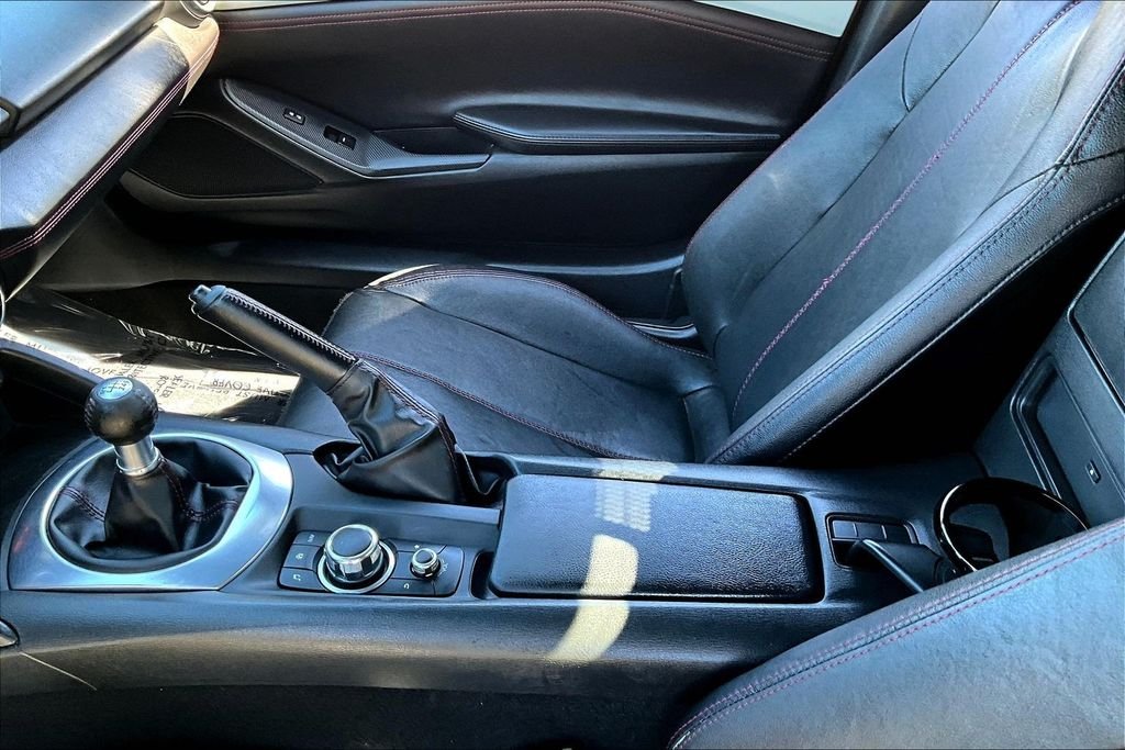 Used 2016 White Mazda Grand Touring image 14