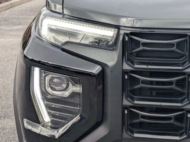 Used 2023 Onyx Black GMC Elevation image 10
