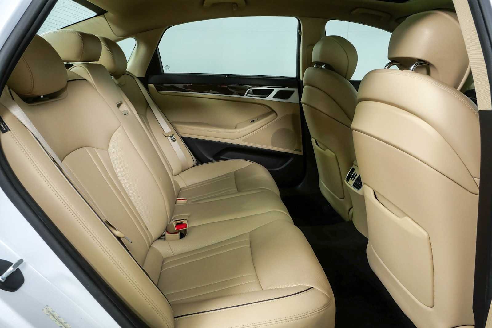 Used 2015 Casablanca White Hyundai 3.8L image 22