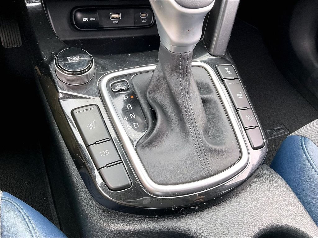 Used 2024 Fusion Black Kia S image 32
