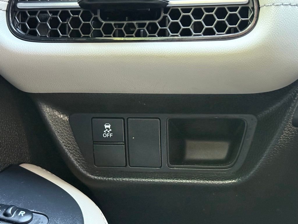 Used 2025 Silver Honda EX-L image 16