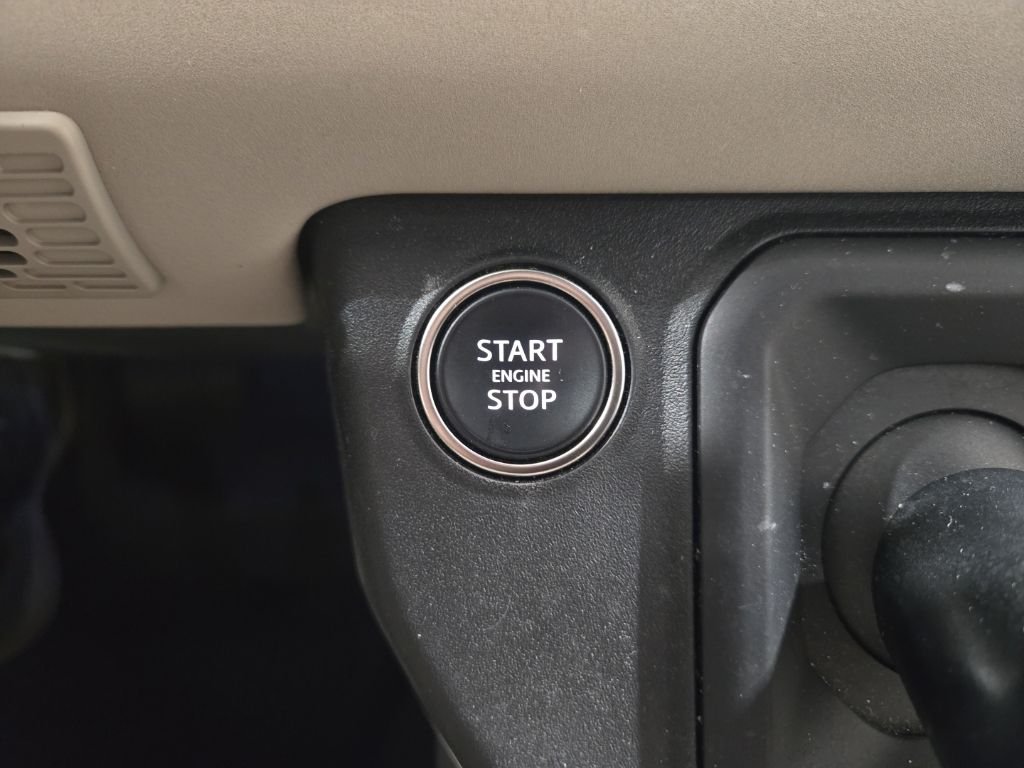 Used 2023 Fuji White Land Rover S image 16