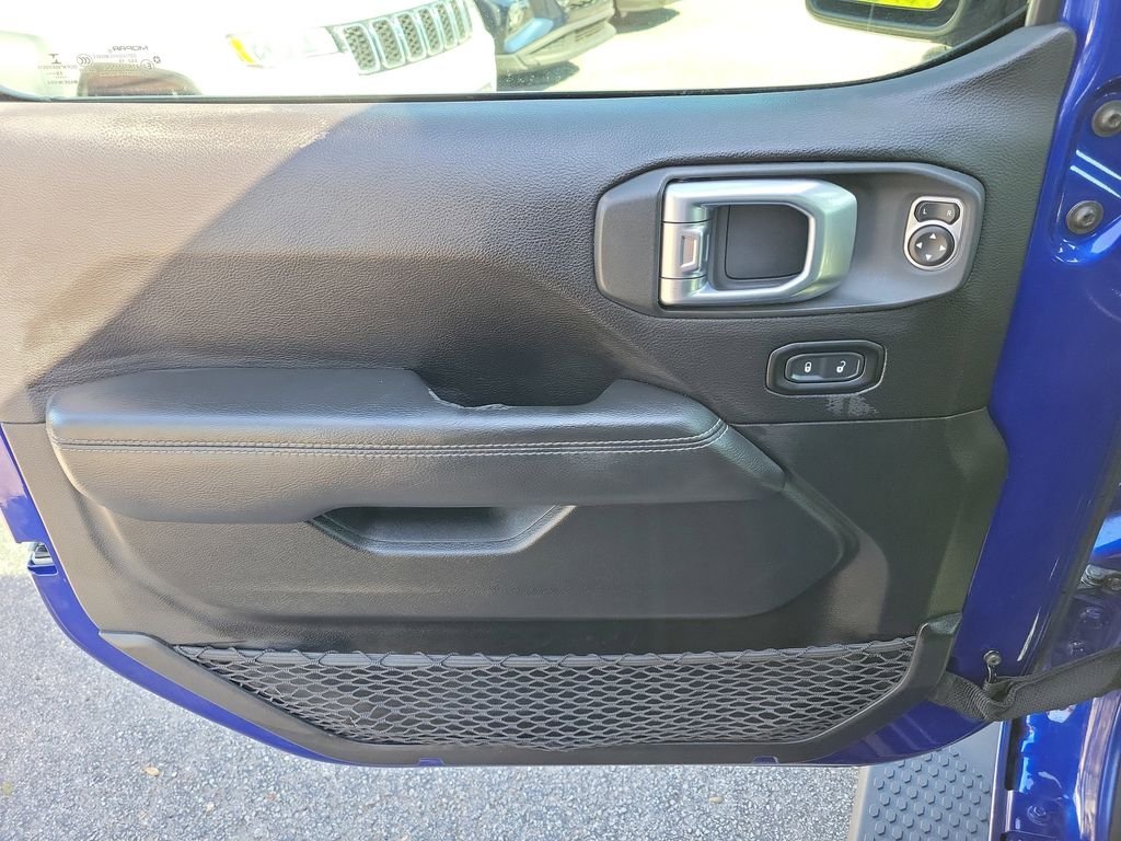 Used 2020 Blue Jeep Unlimited Sahara image 19
