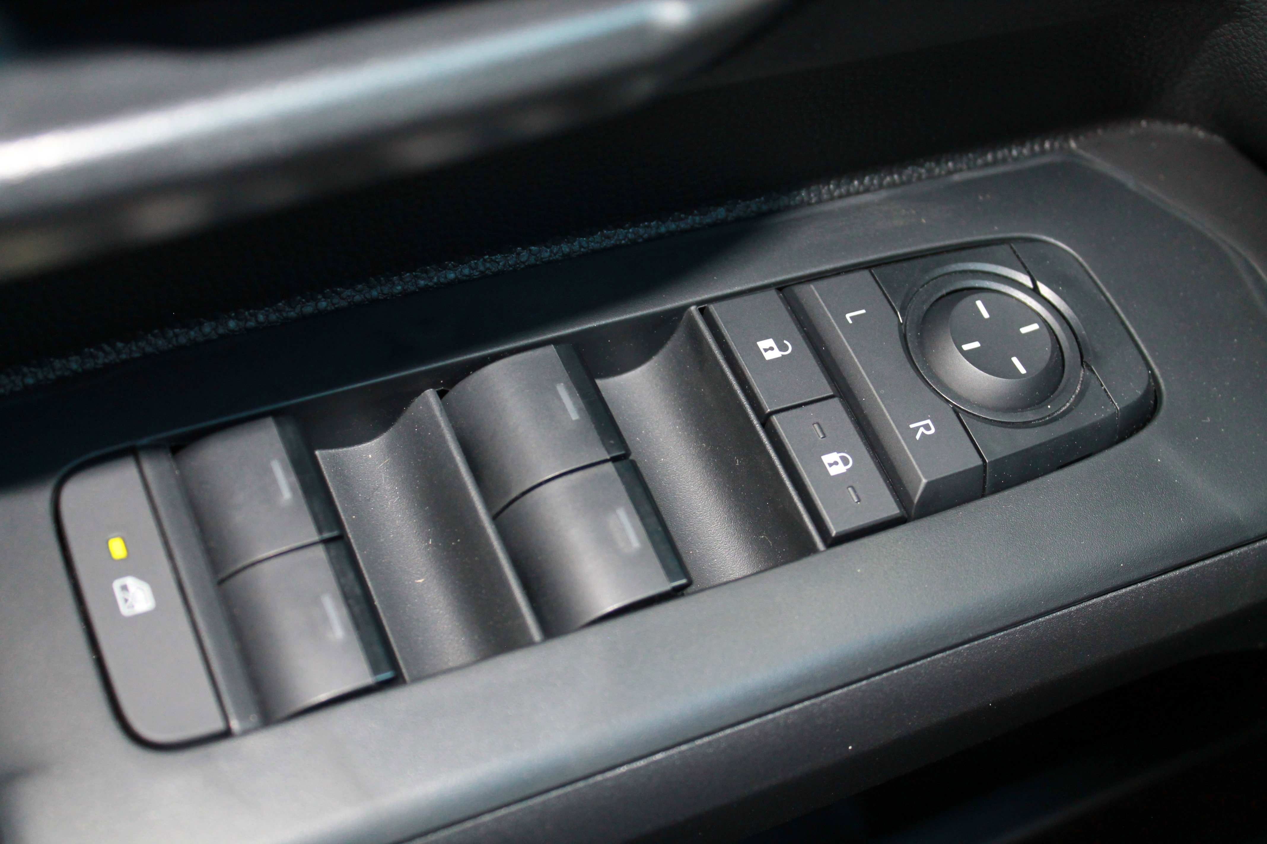 2025 Toyota Tacoma TRD Pro - Photo 30