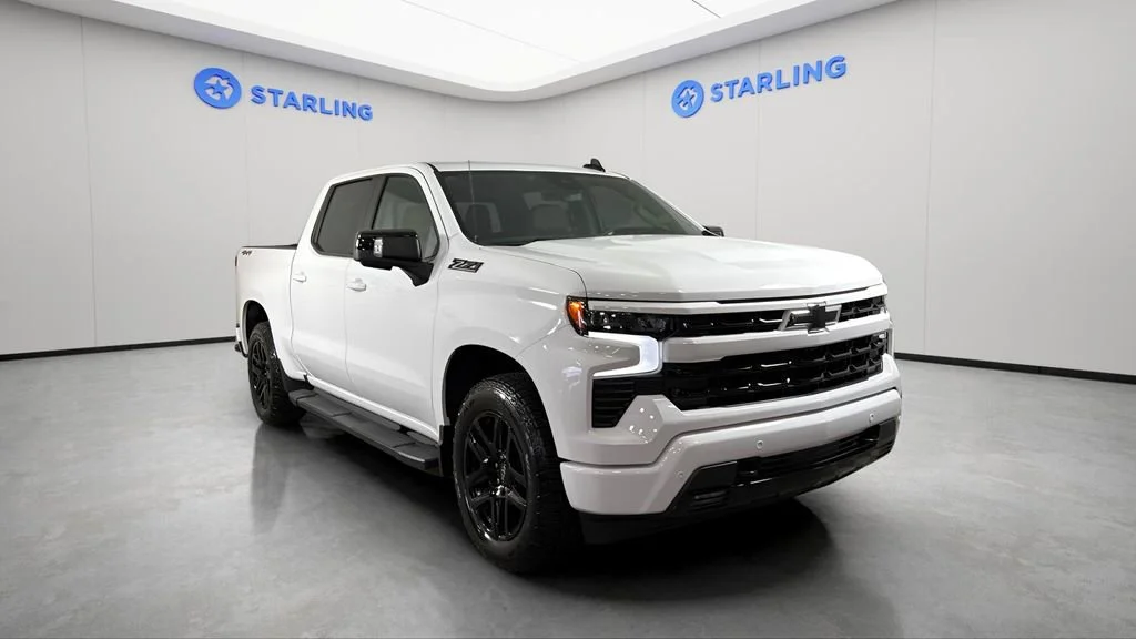 Used 2025 Summit White Chevrolet RST image 14