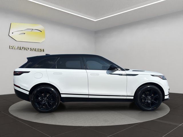 Used 2022 White Land Rover R-Dynamic S image 8