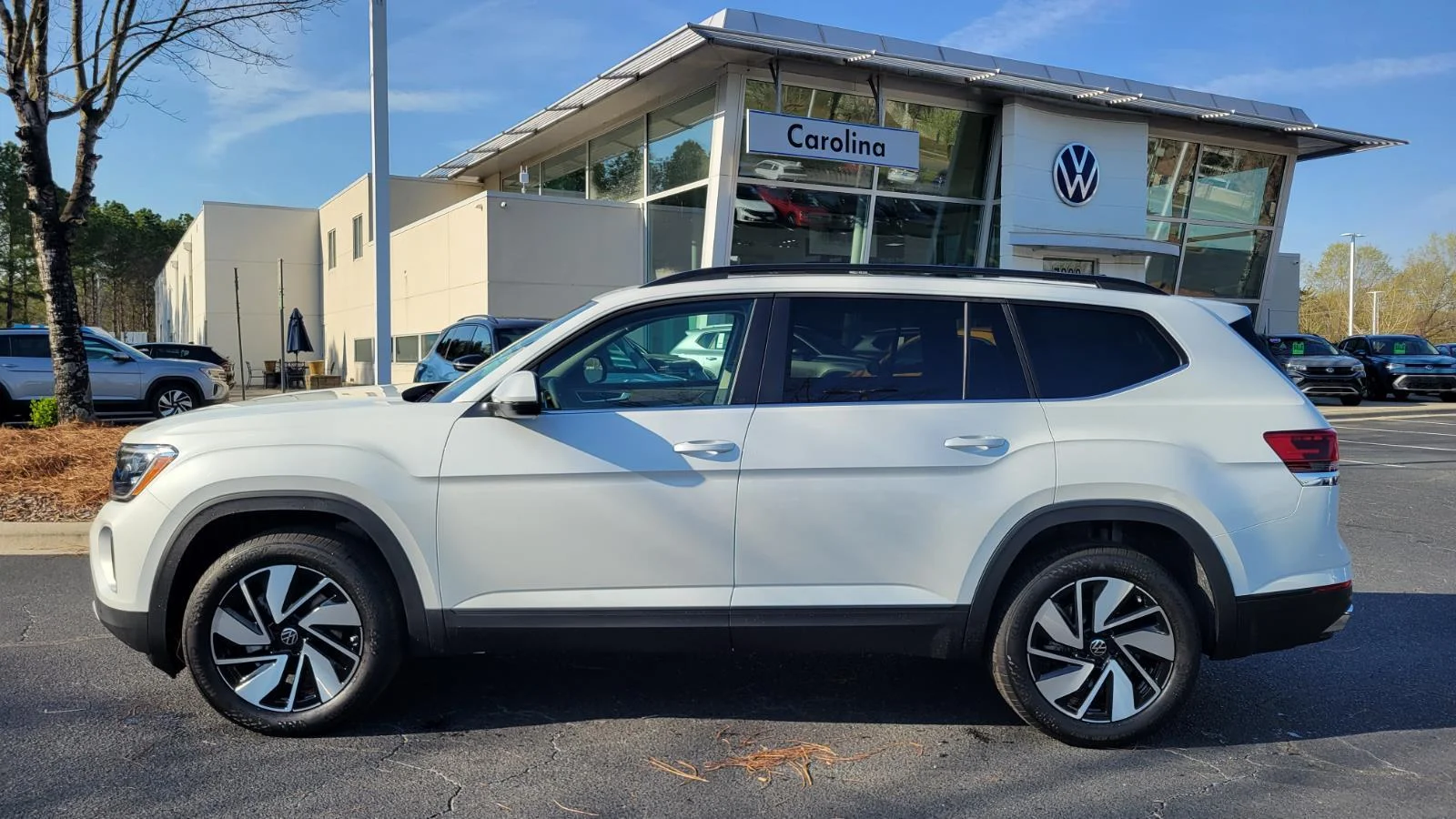 New 2026 Opal White Pearl Volkswagen 2.0T SE w/Technology image 2