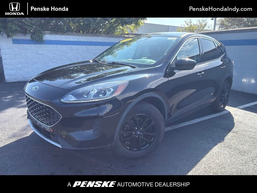 Used 2020 Black Metallic Ford SE image 1