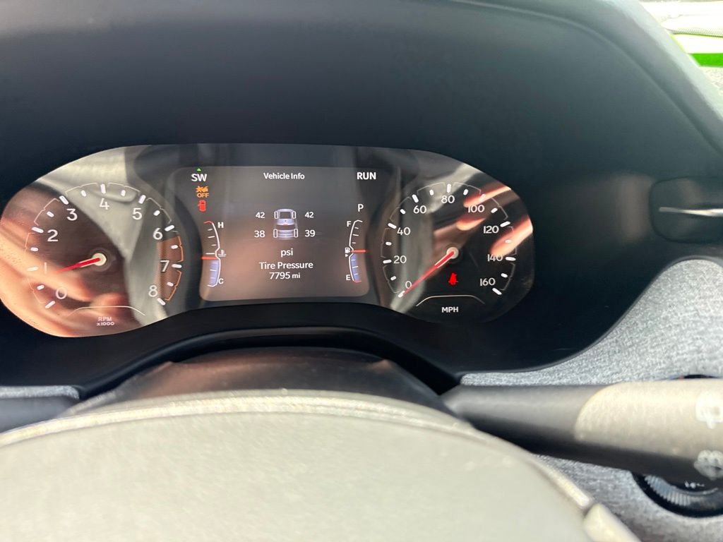 Used 2023 Black Jeep Latitude image 28